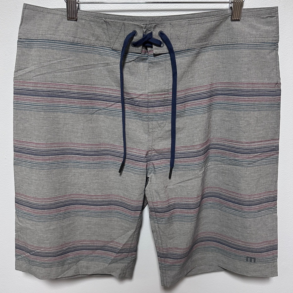 *NWOT* Men's Travis Mathew Swim Board Shorts, Size 34 Waist